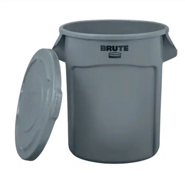 Brute 32-Gallon Trash Can